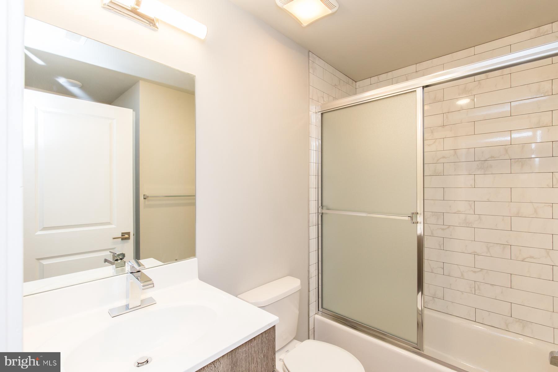 KENSINGTON - Residential Lease