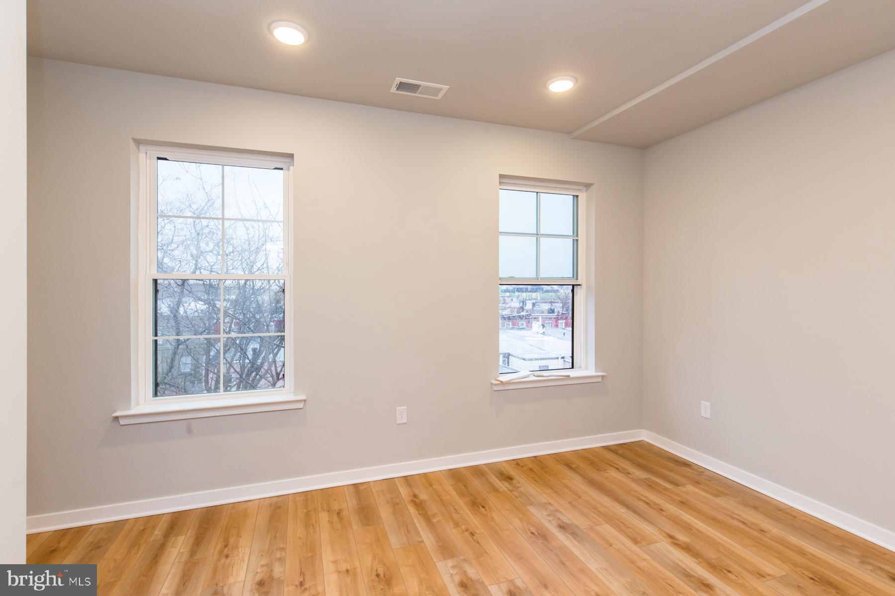 KENSINGTON - Residential Lease