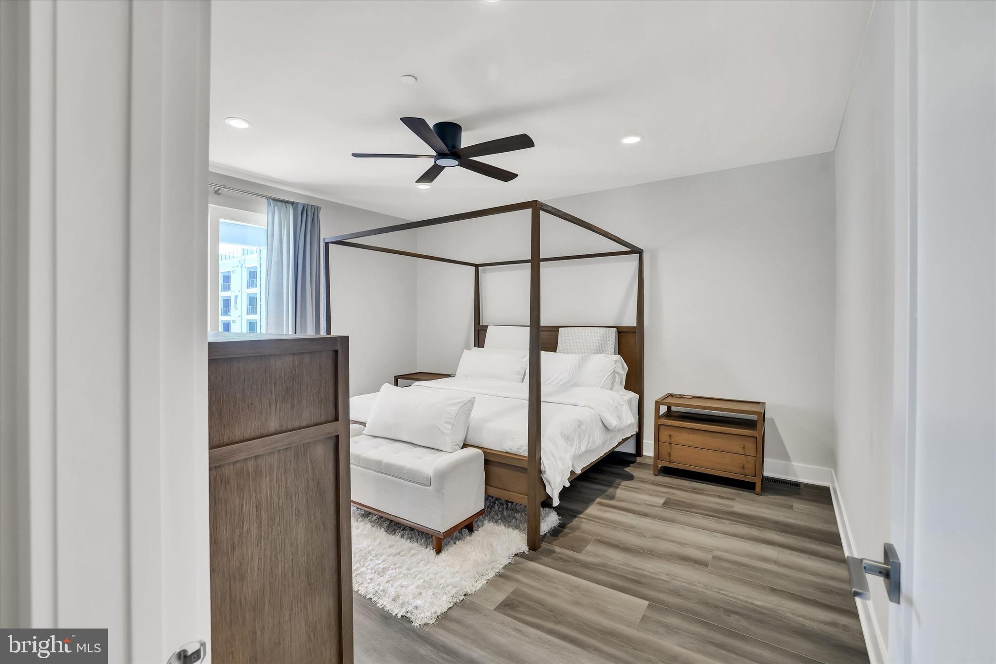 OVERLOOK AT TOWN CENTER - Residential