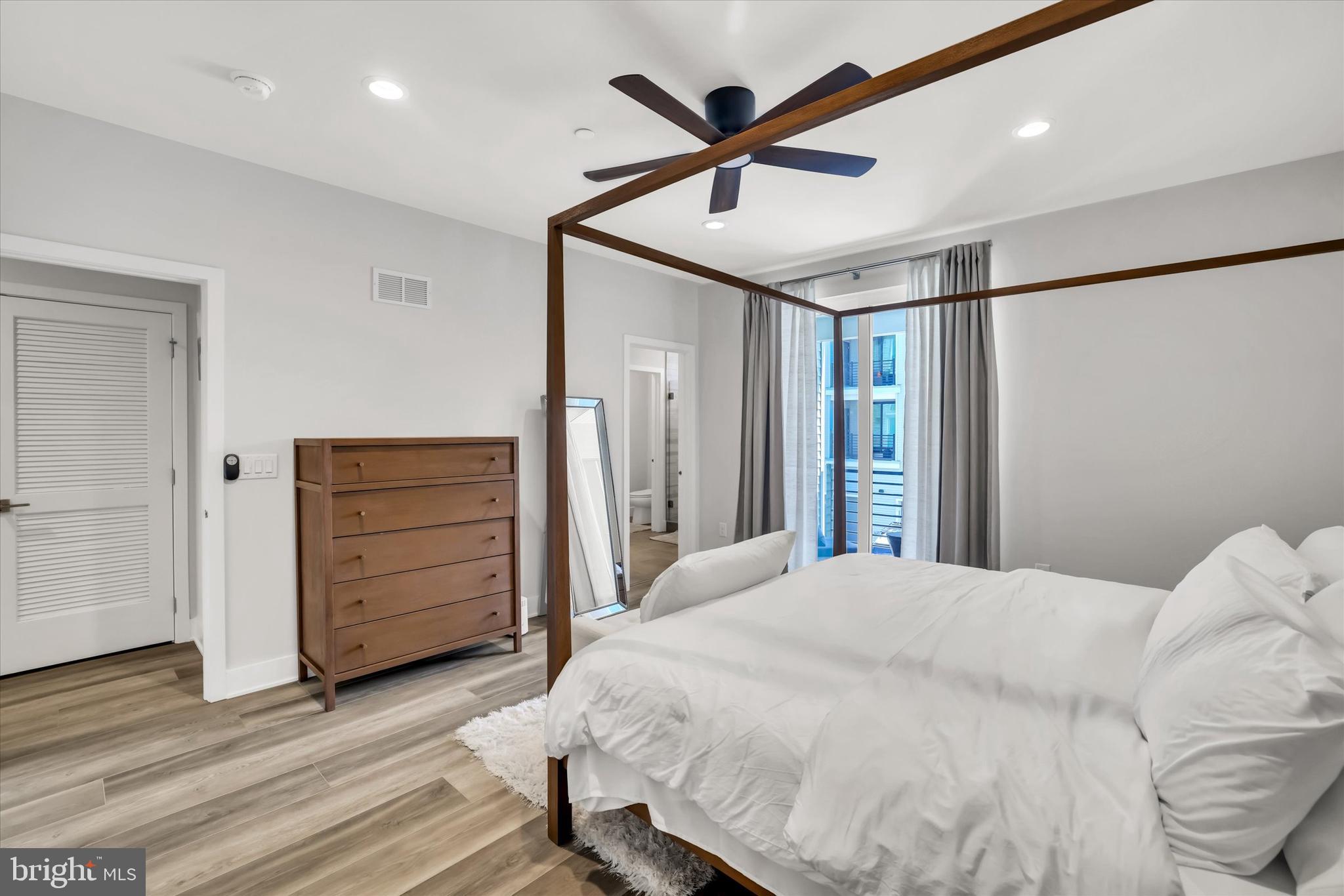 OVERLOOK AT TOWN CENTER - Residential