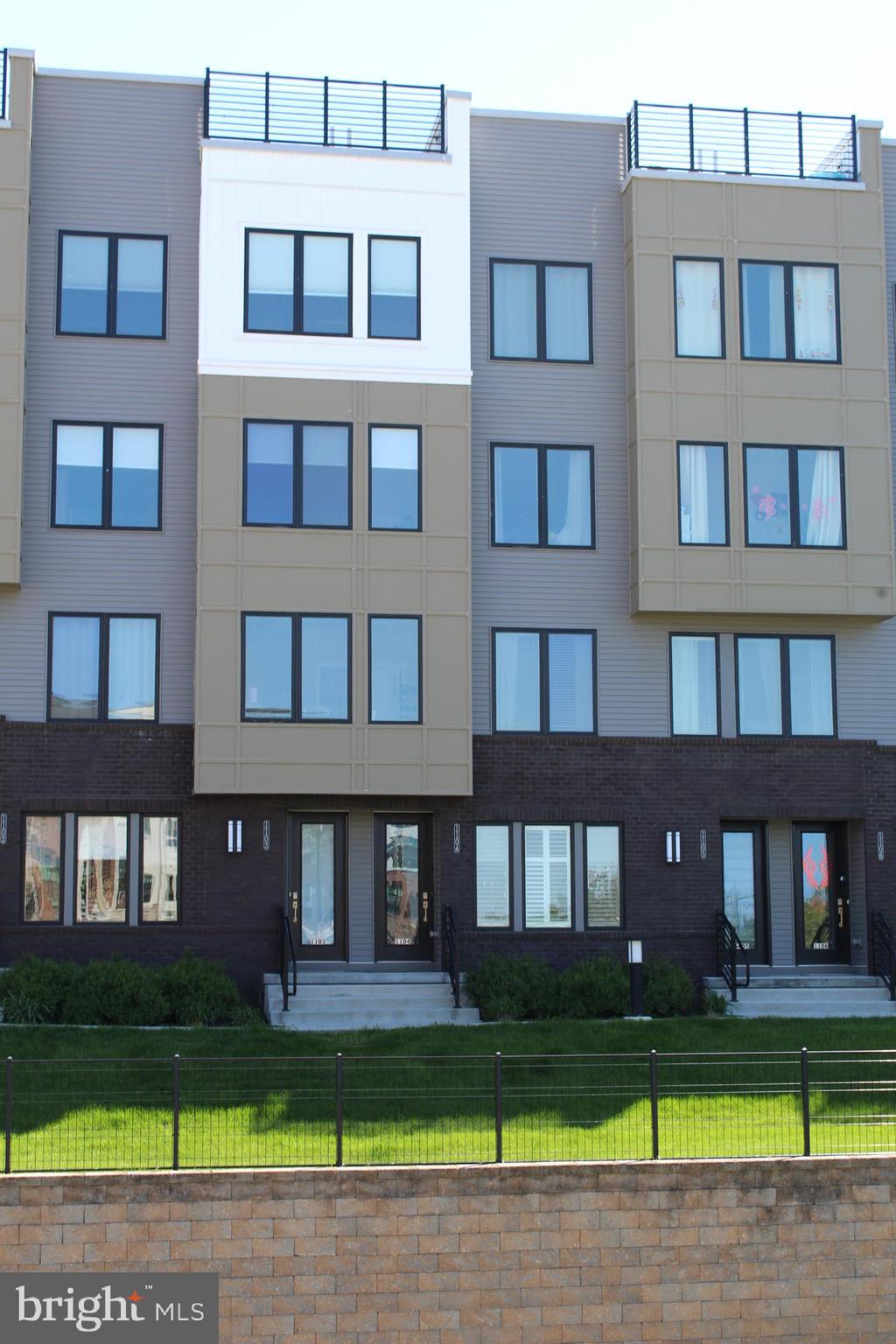 OVERLOOK AT TOWN CENTER - Residential