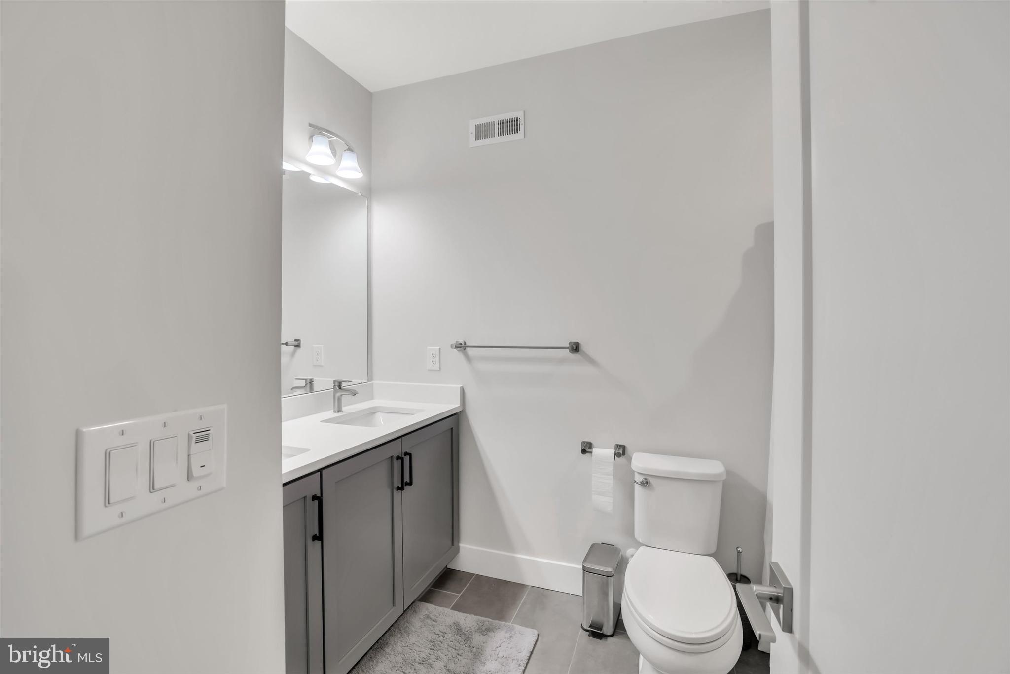 OVERLOOK AT TOWN CENTER - Residential