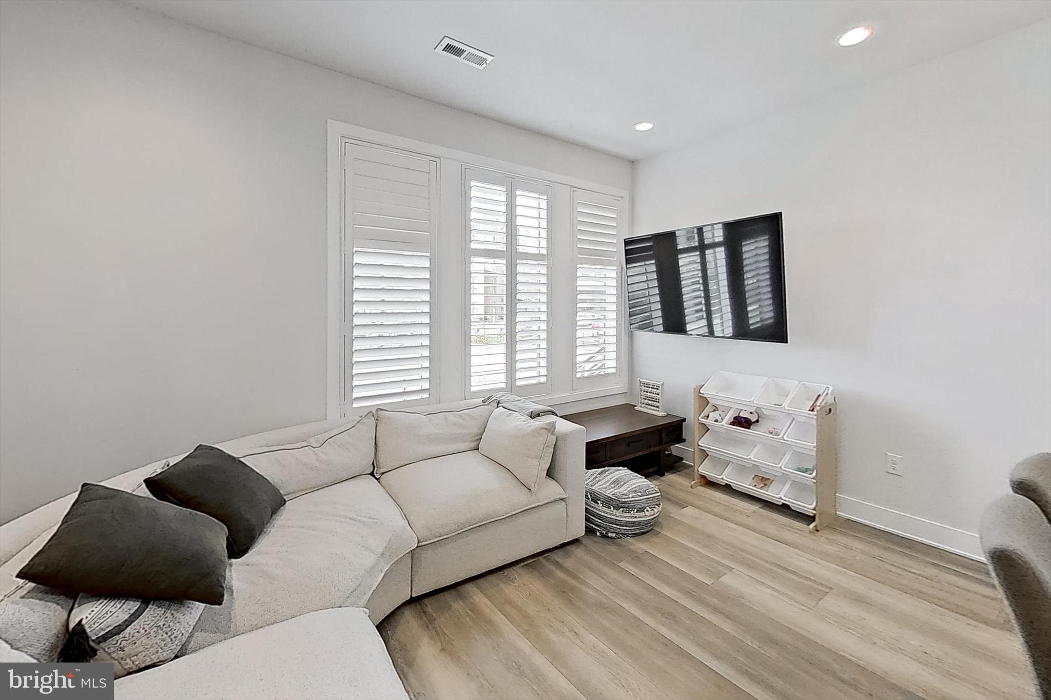 OVERLOOK AT TOWN CENTER - Residential