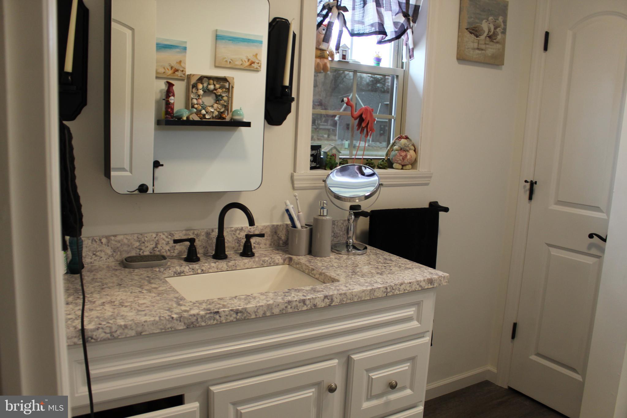 CREEKSIDE MANOR - Residential