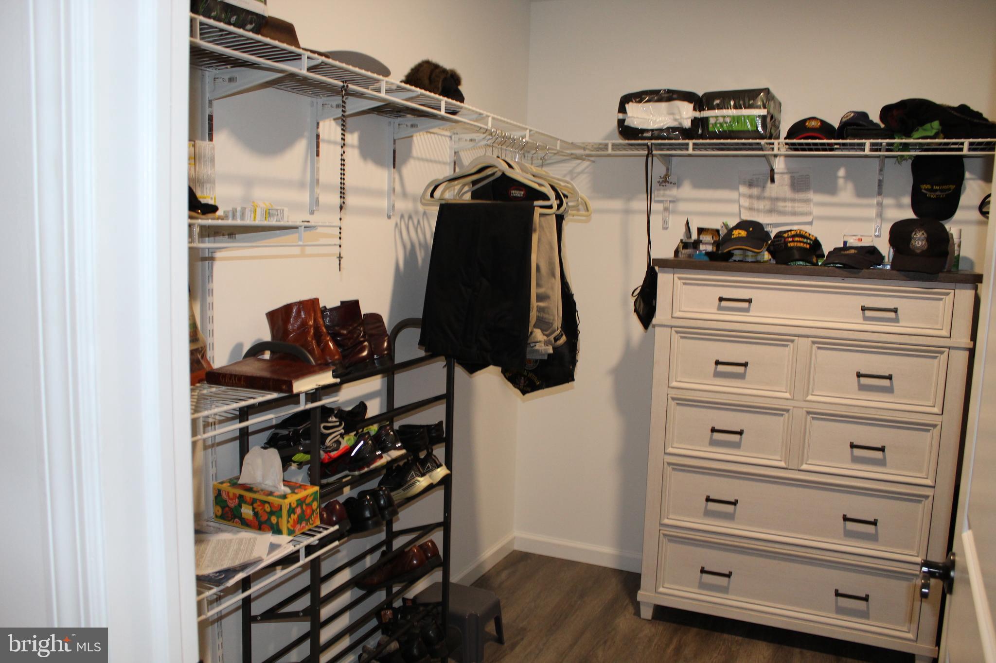 CREEKSIDE MANOR - Residential