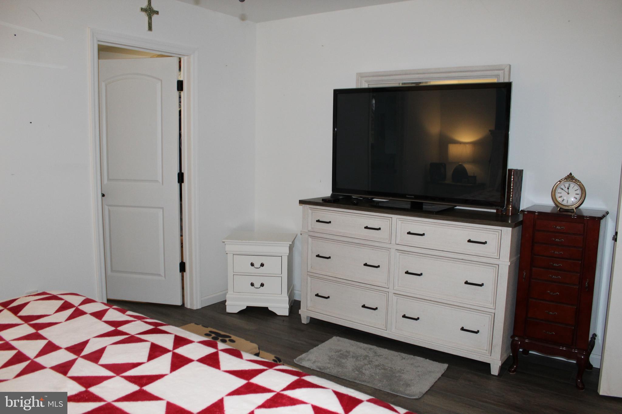 CREEKSIDE MANOR - Residential