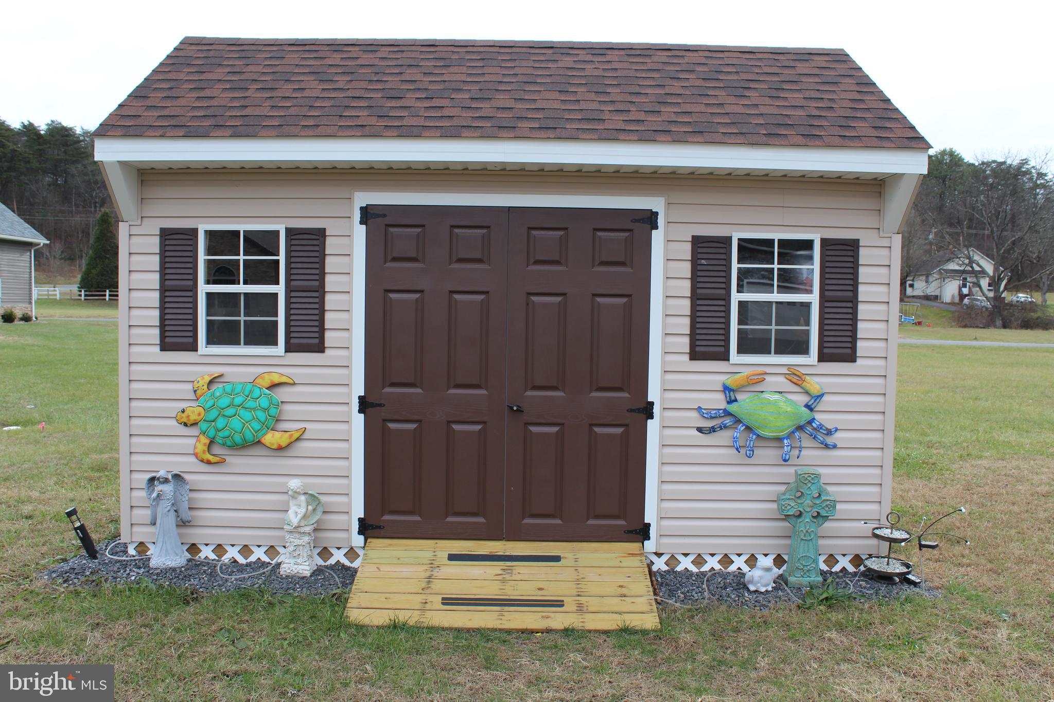 CREEKSIDE MANOR - Residential