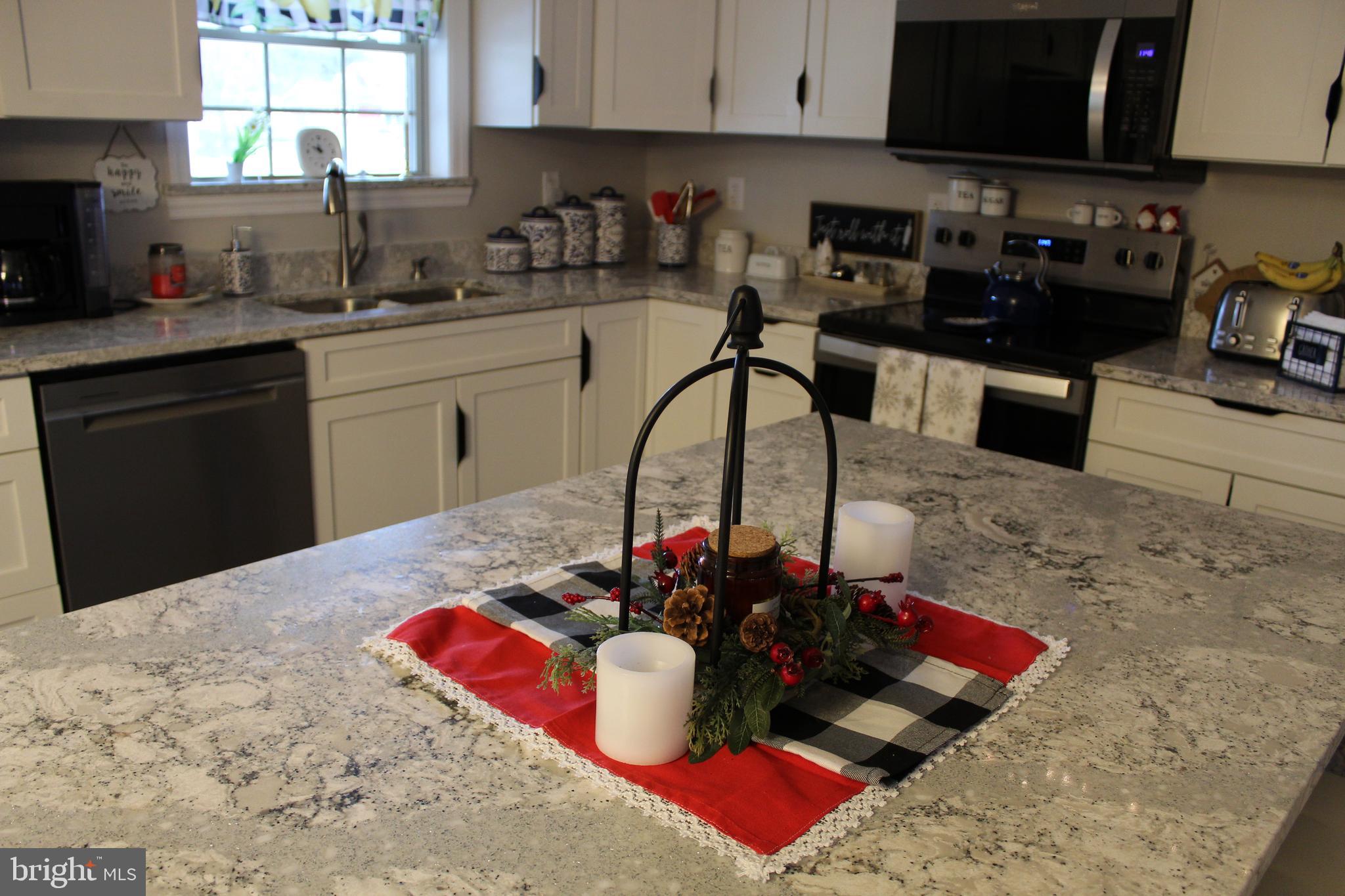 CREEKSIDE MANOR - Residential