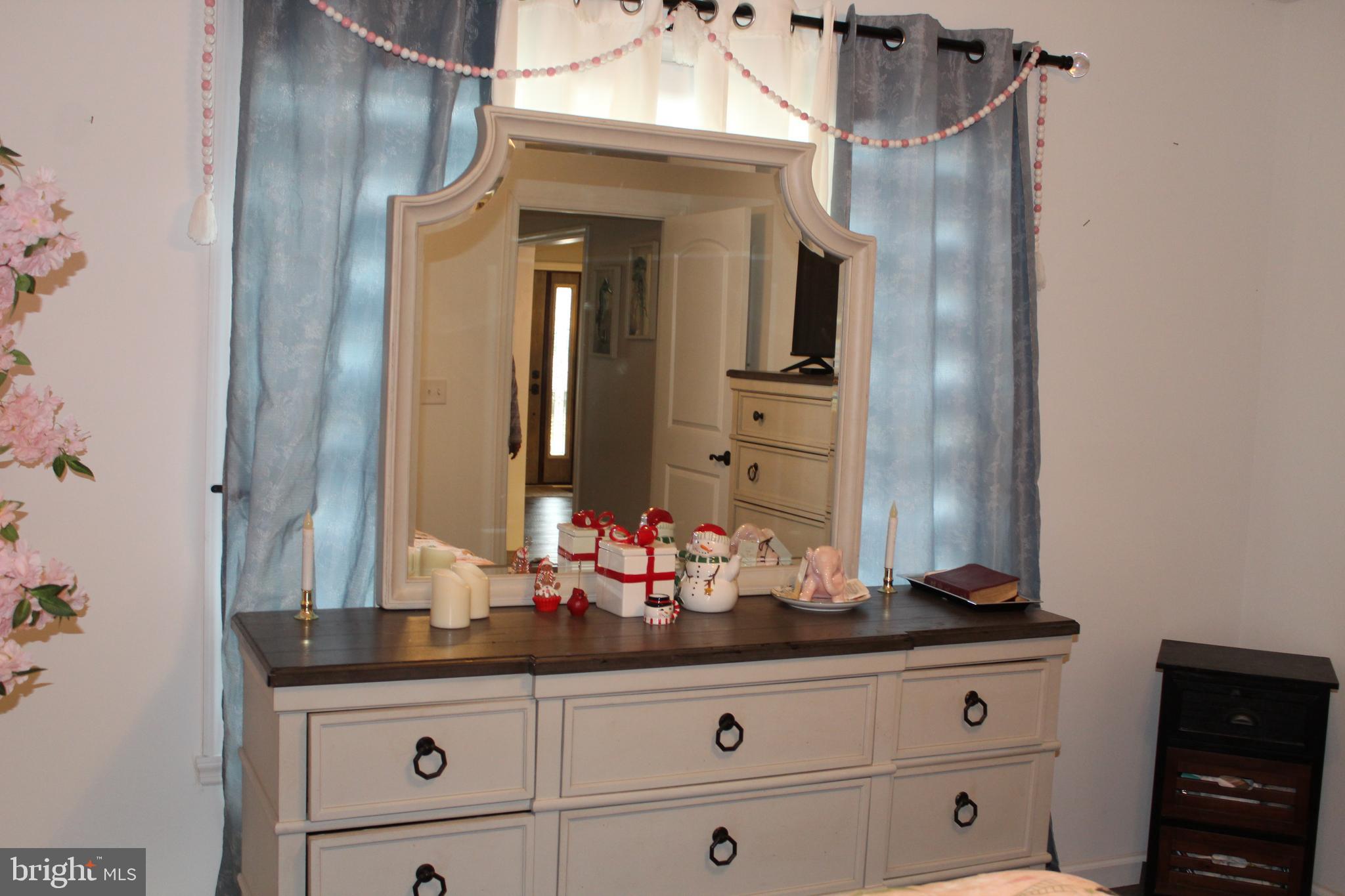 CREEKSIDE MANOR - Residential