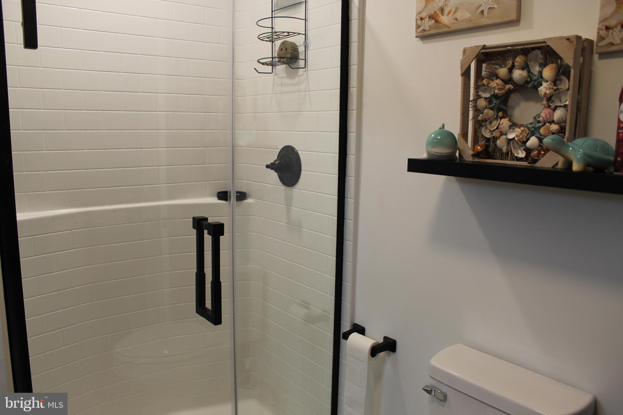 CREEKSIDE MANOR - Residential