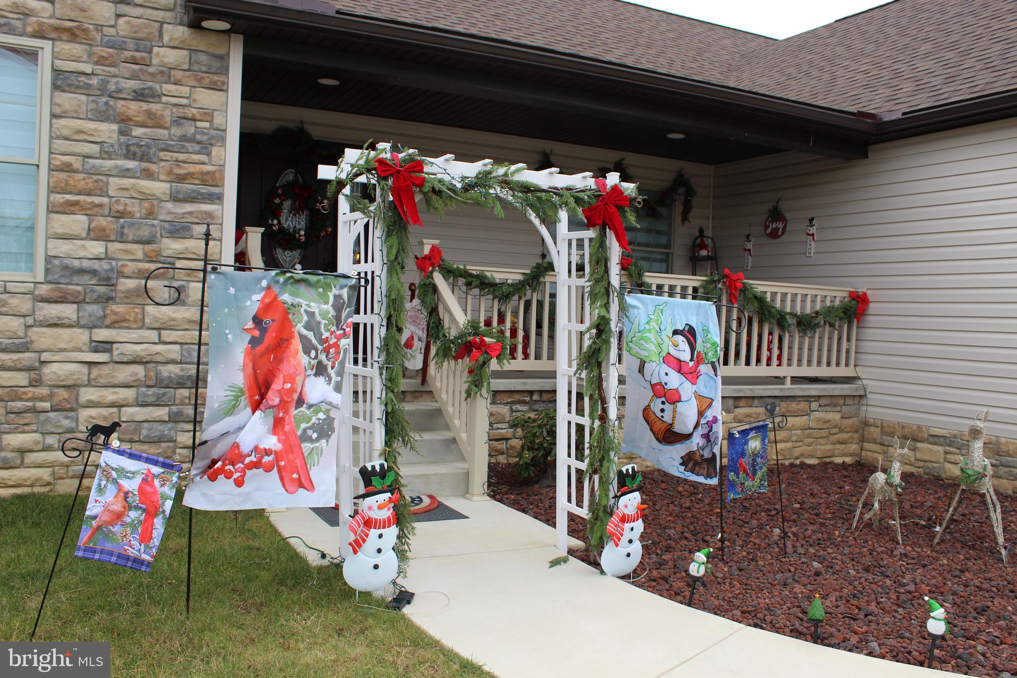 CREEKSIDE MANOR - Residential