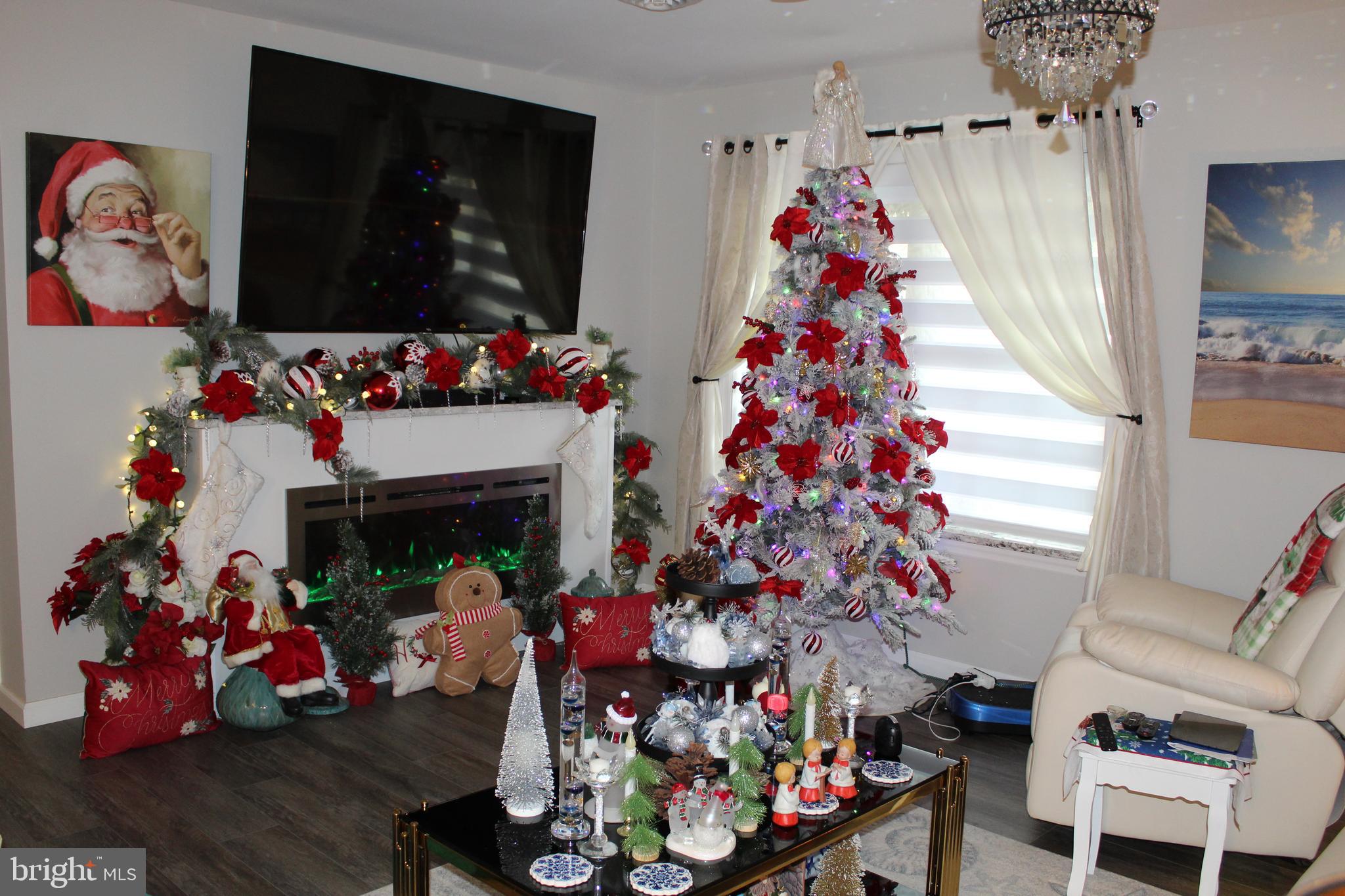 CREEKSIDE MANOR - Residential