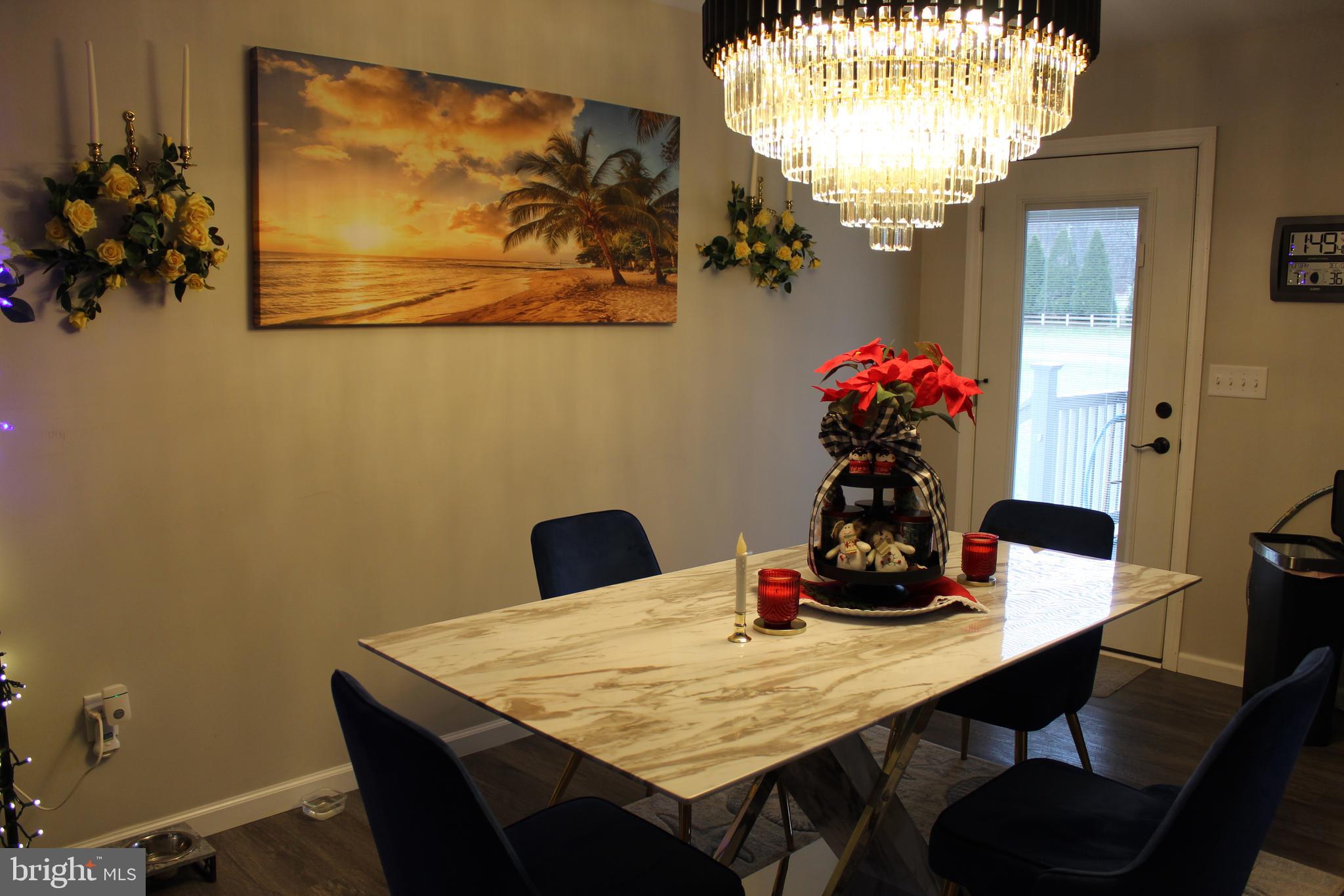 CREEKSIDE MANOR - Residential