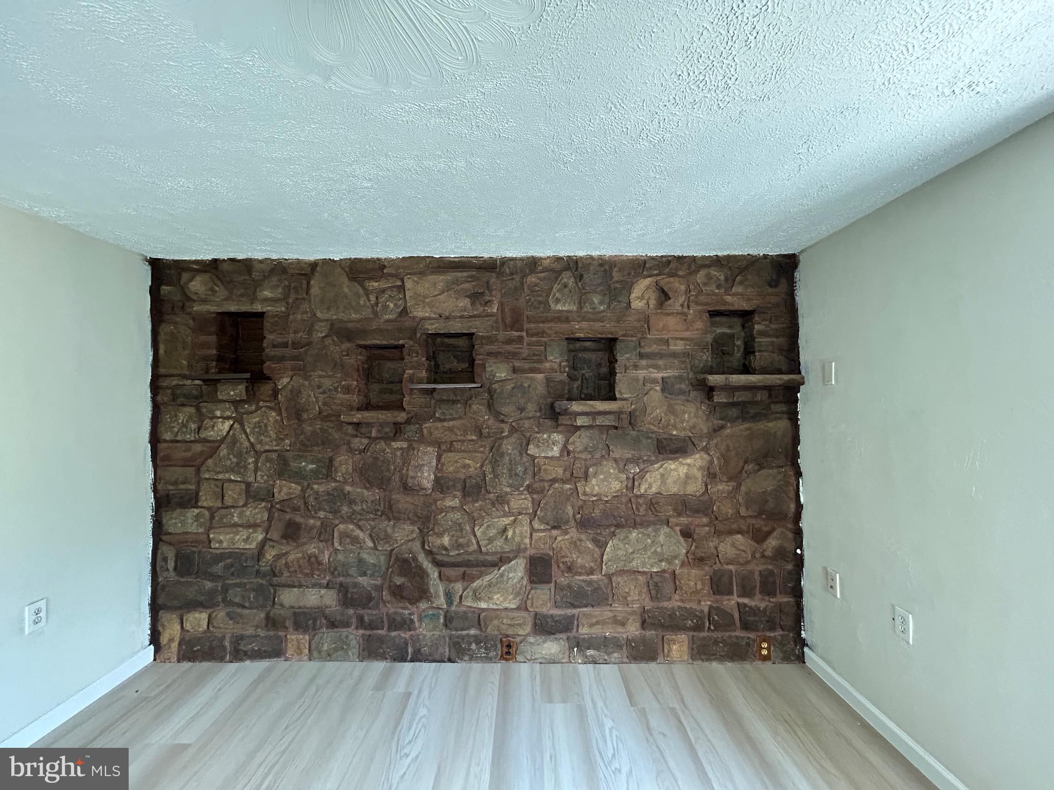 EAST SIDE - Residential