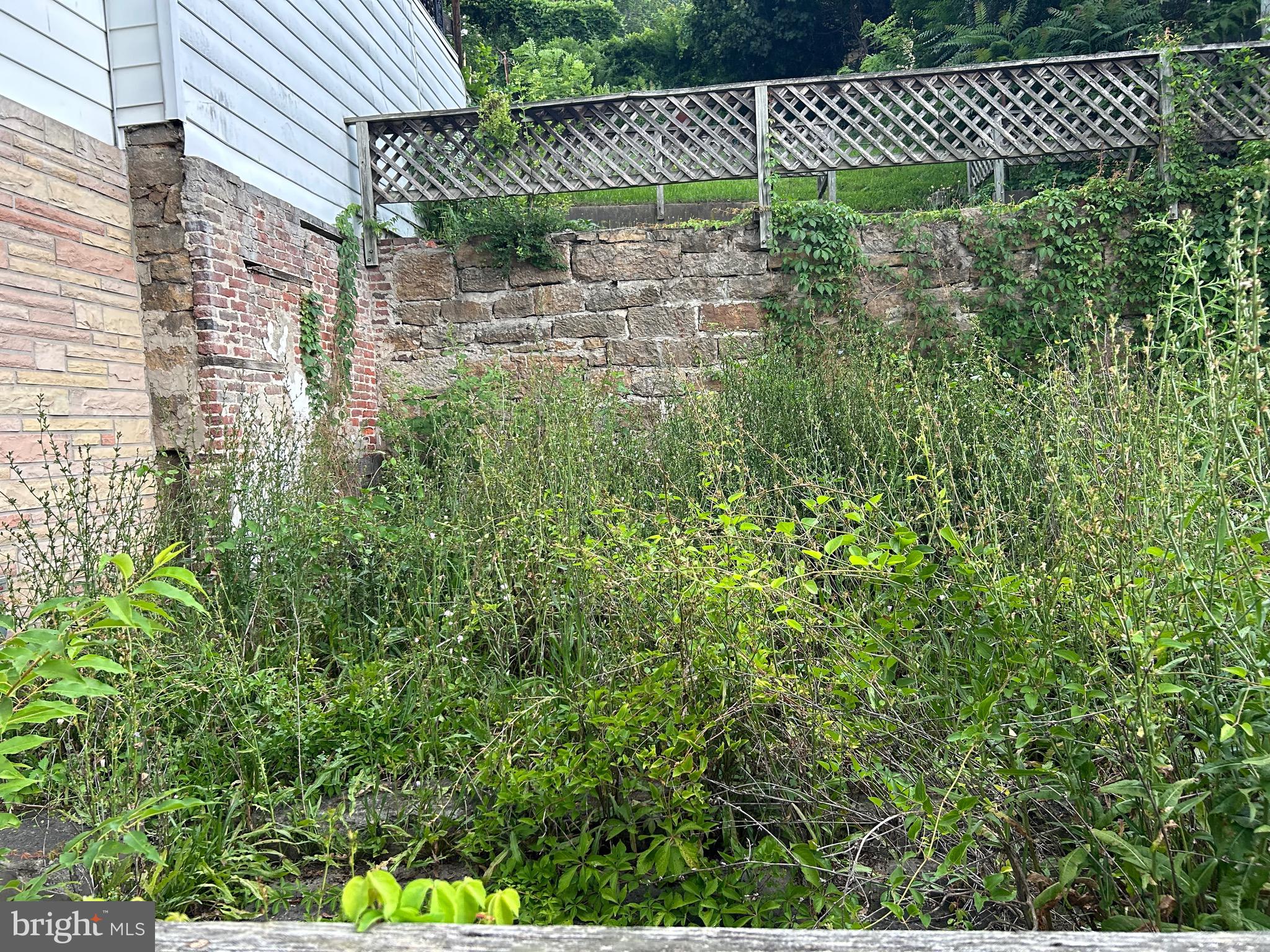 EAST SIDE - Residential