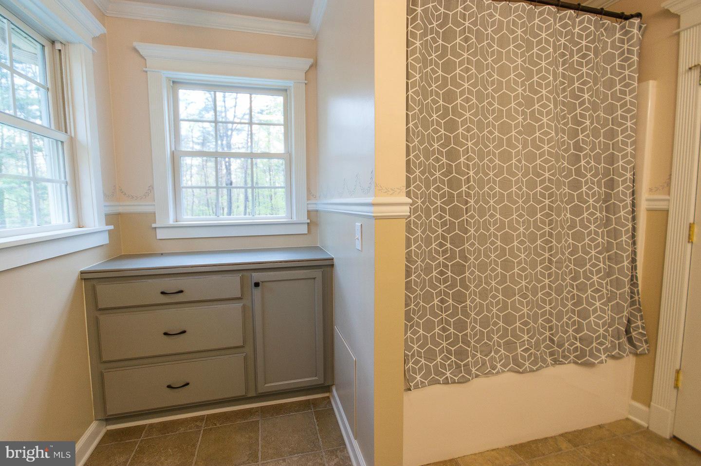 TALL PINES - Residential