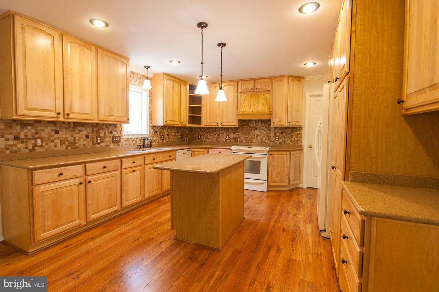 TALL PINES - Residential