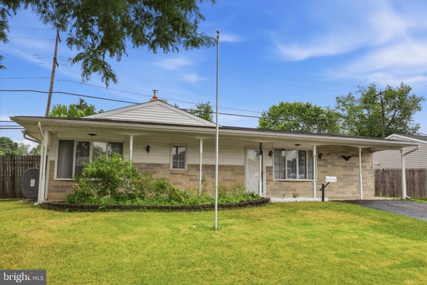 268 BLUE RIDGE DR, LEVITTOWN, PA 19057 - Image cf5ab60eaee6c914b401cb2f2f9d62d4/182085428