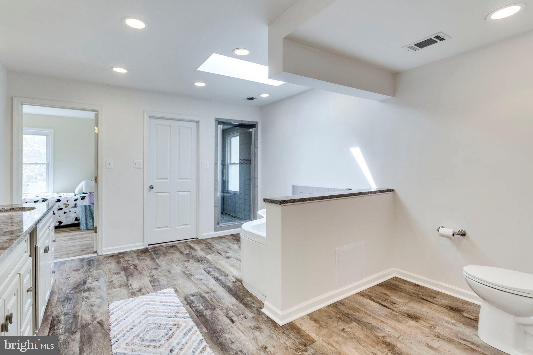 FORT WASHINGTON - Residential