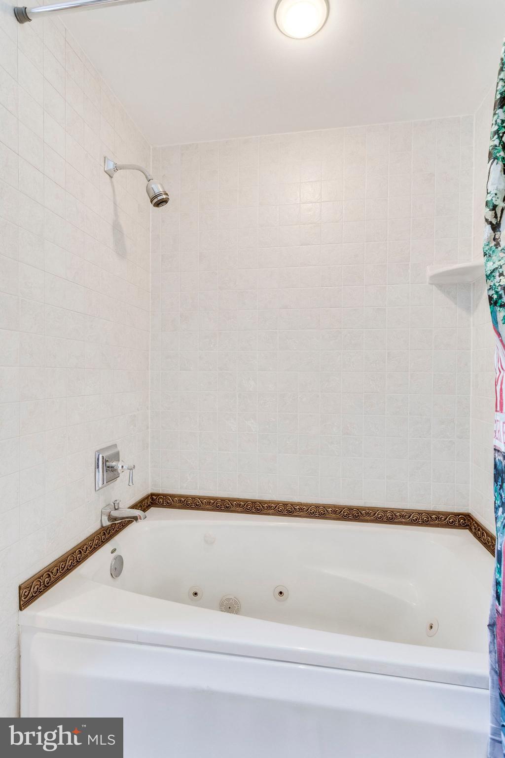 FORT WASHINGTON - Residential