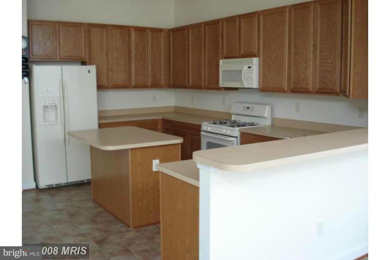 HUNTERS BROOKE SUB - Residential Lease