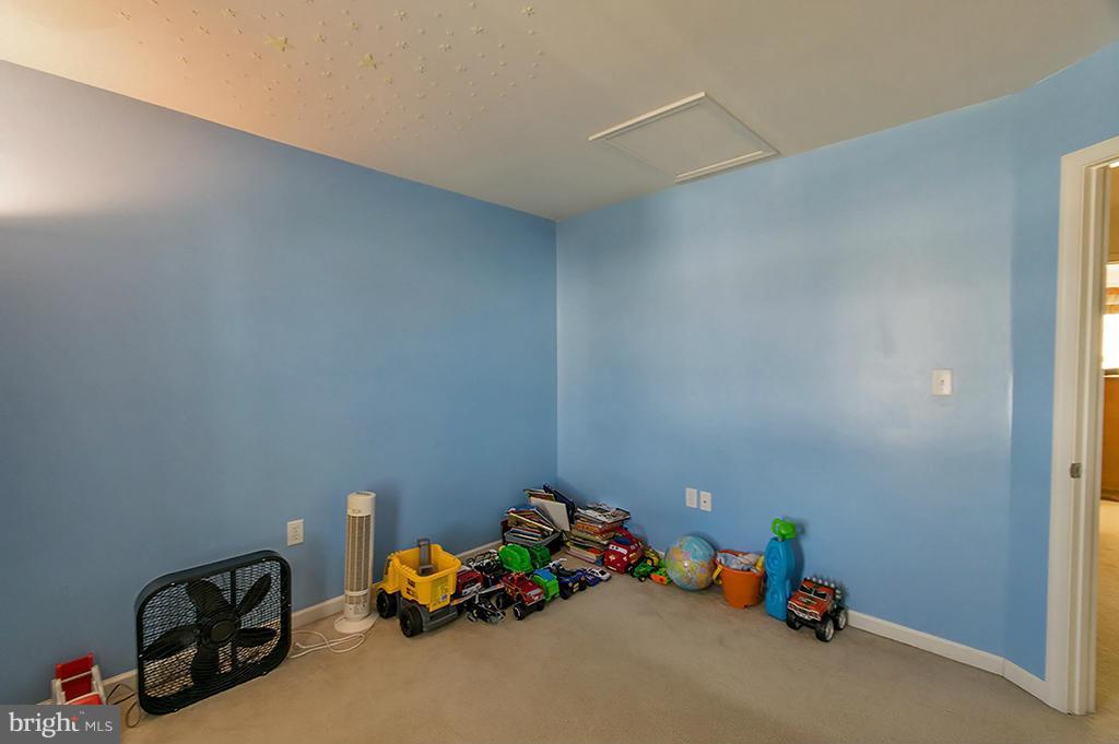 STONEBROOK VILLAGE - Residential