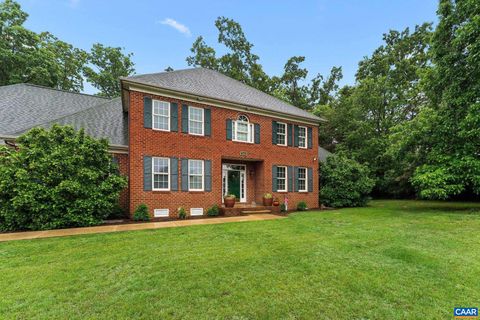 201 PELHAM KNOLLS DR WAYNESBORO VA 22980