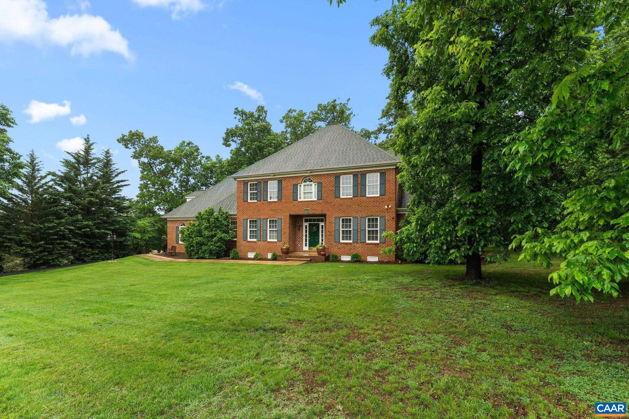 201 PELHAM KNOLLS DR