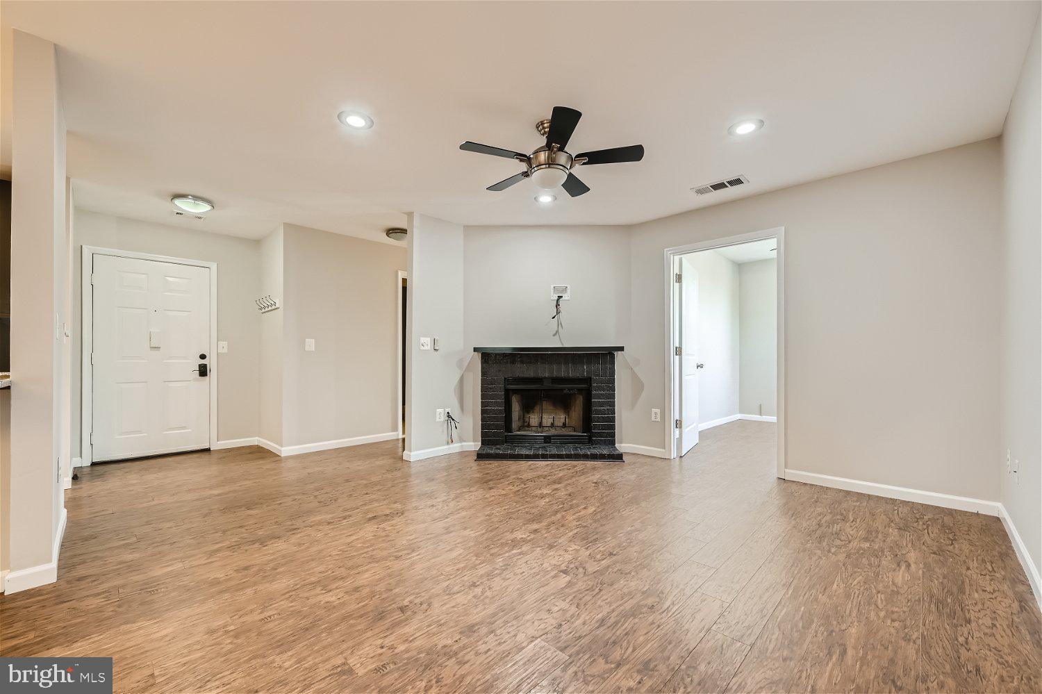 ENGLISH COUNTRY MANOR - Residential