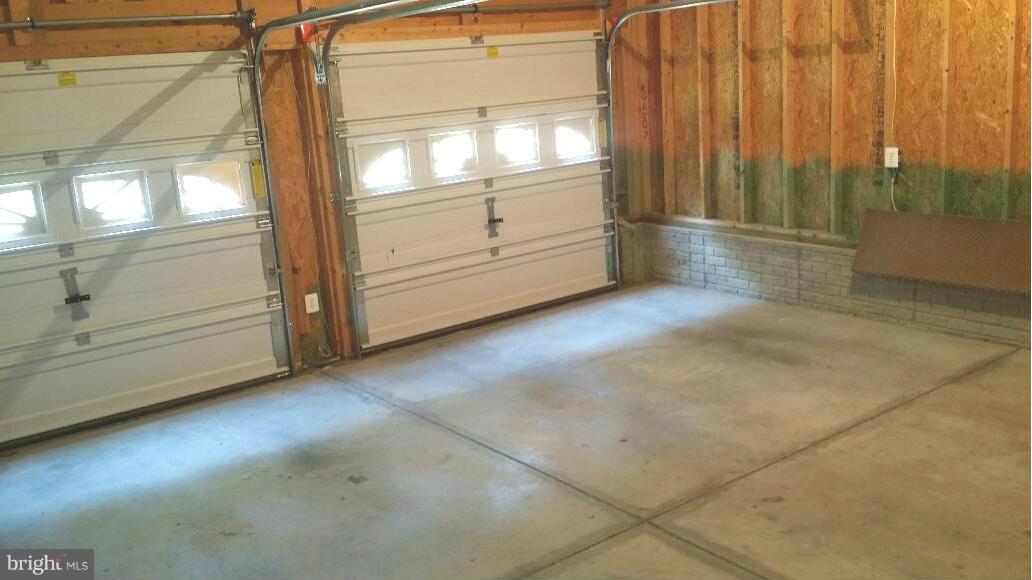 PRESIDENTIAL LAKES - Residential