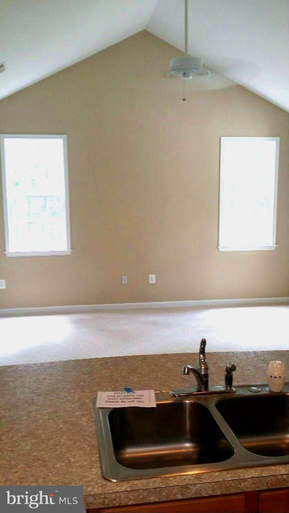 PRESIDENTIAL LAKES - Residential