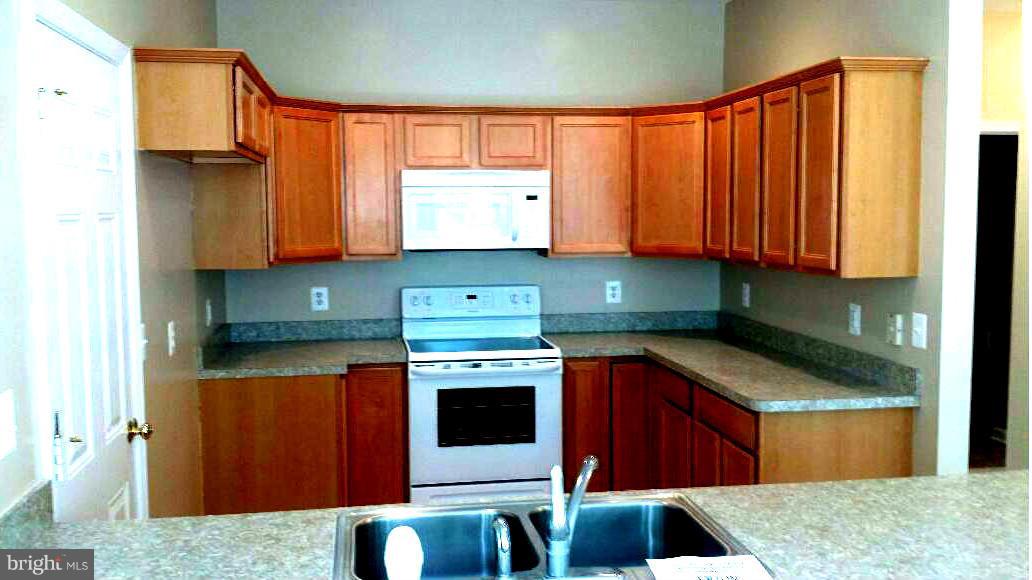 PRESIDENTIAL LAKES - Residential