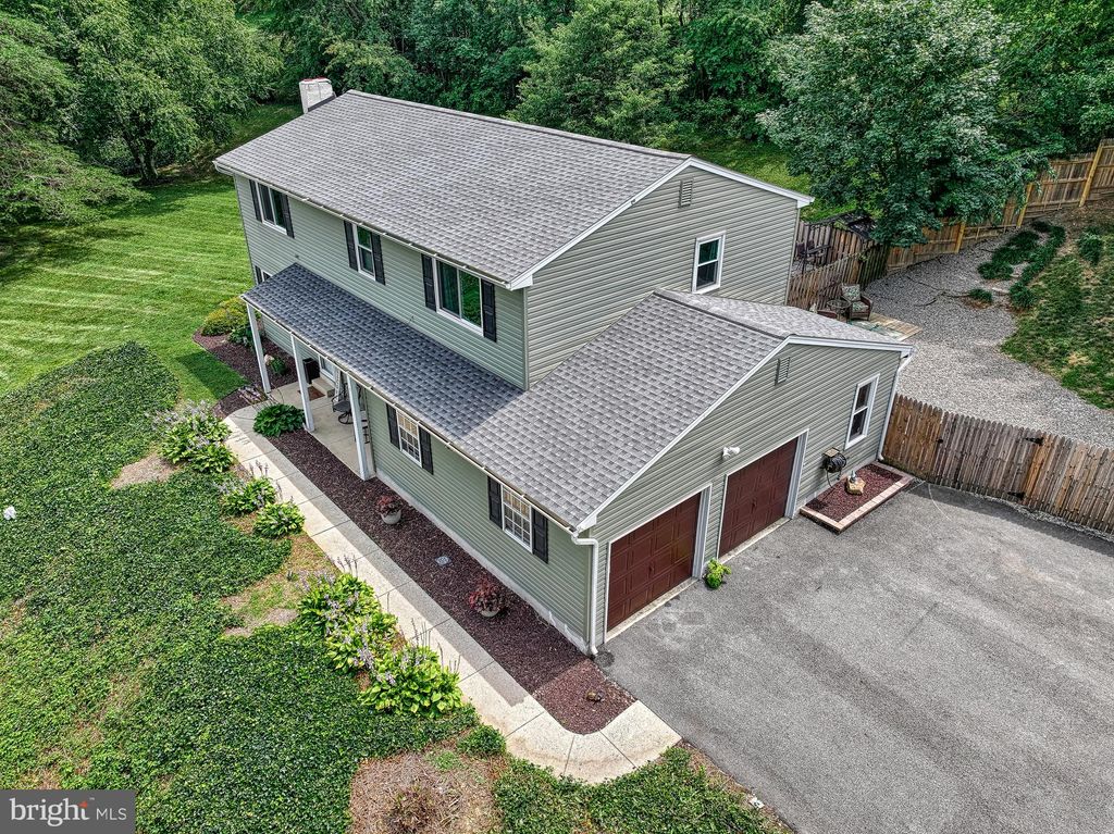 Photo of 717 FERNDALE RD, MOUNT JOY, PA 17552 (MLS # PALA2037920)