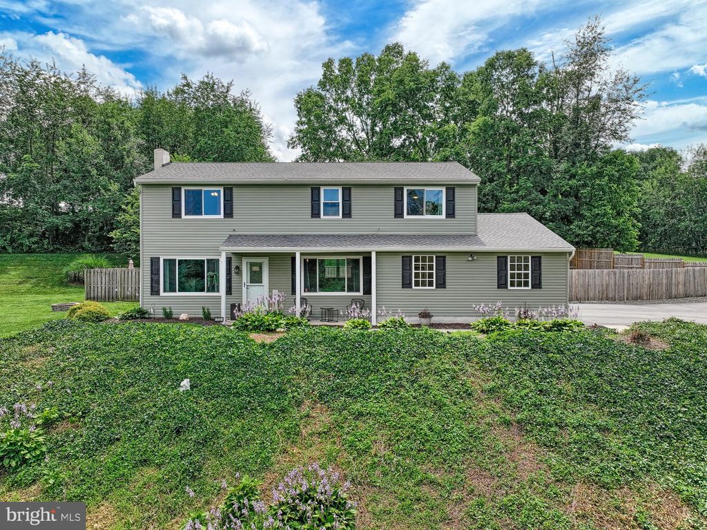 Photo of 717 FERNDALE RD, MOUNT JOY, PA 17552 (MLS # PALA2037920)