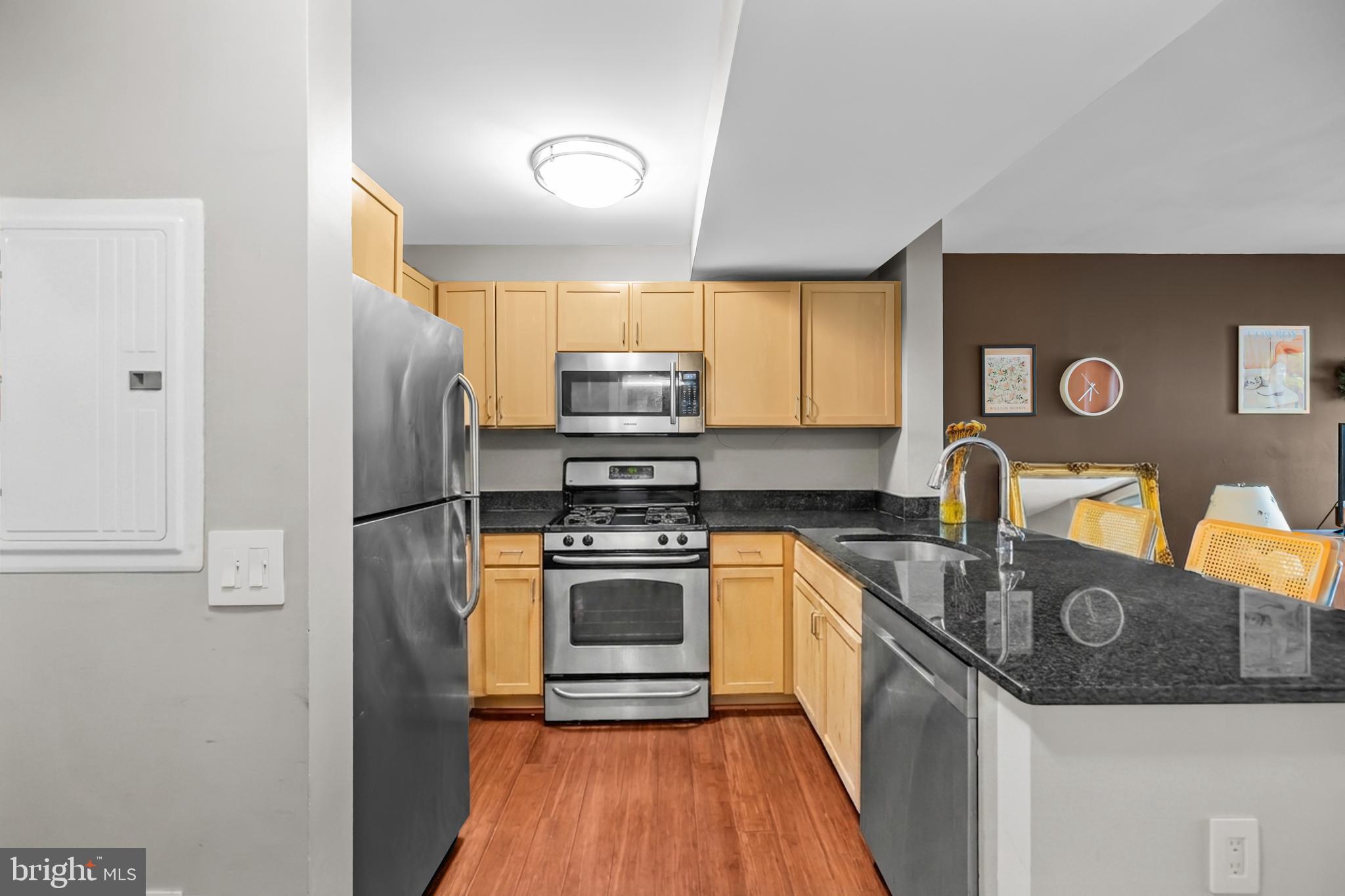 800 4TH STREET SW N305