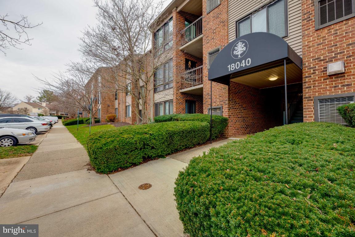 FARMINGDALE - Residential Lease