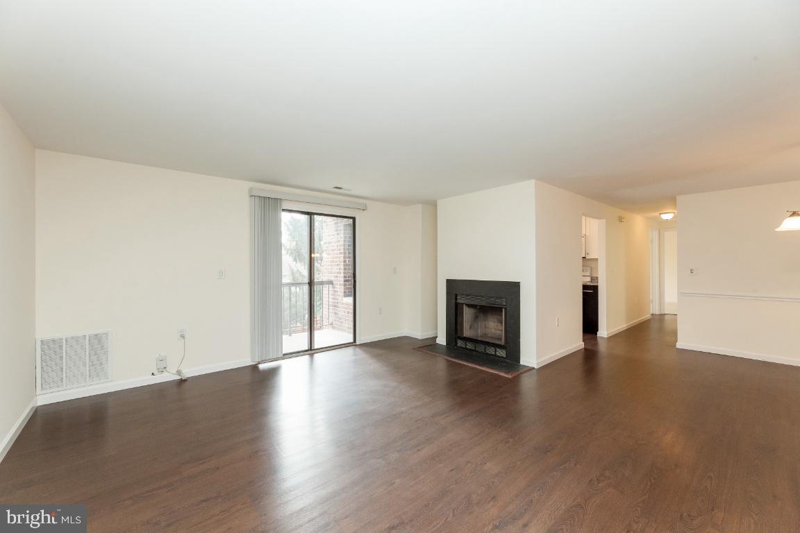 FARMINGDALE - Residential Lease