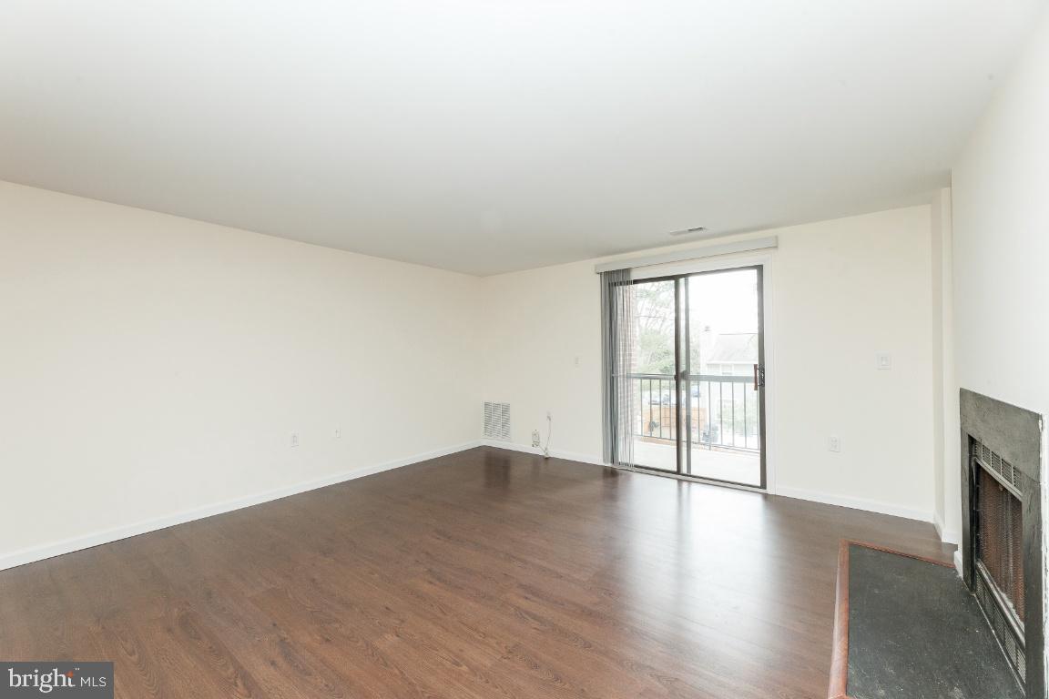 FARMINGDALE - Residential Lease