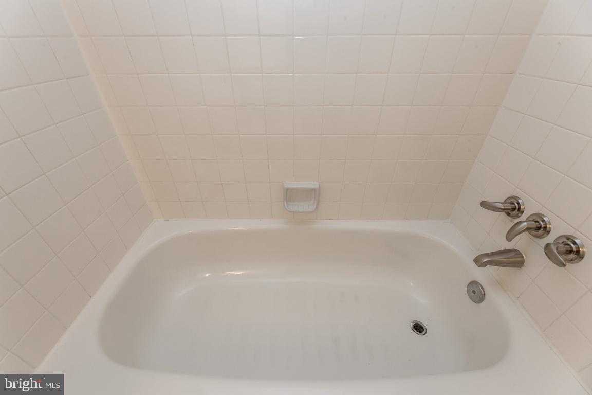 FARMINGDALE - Residential Lease