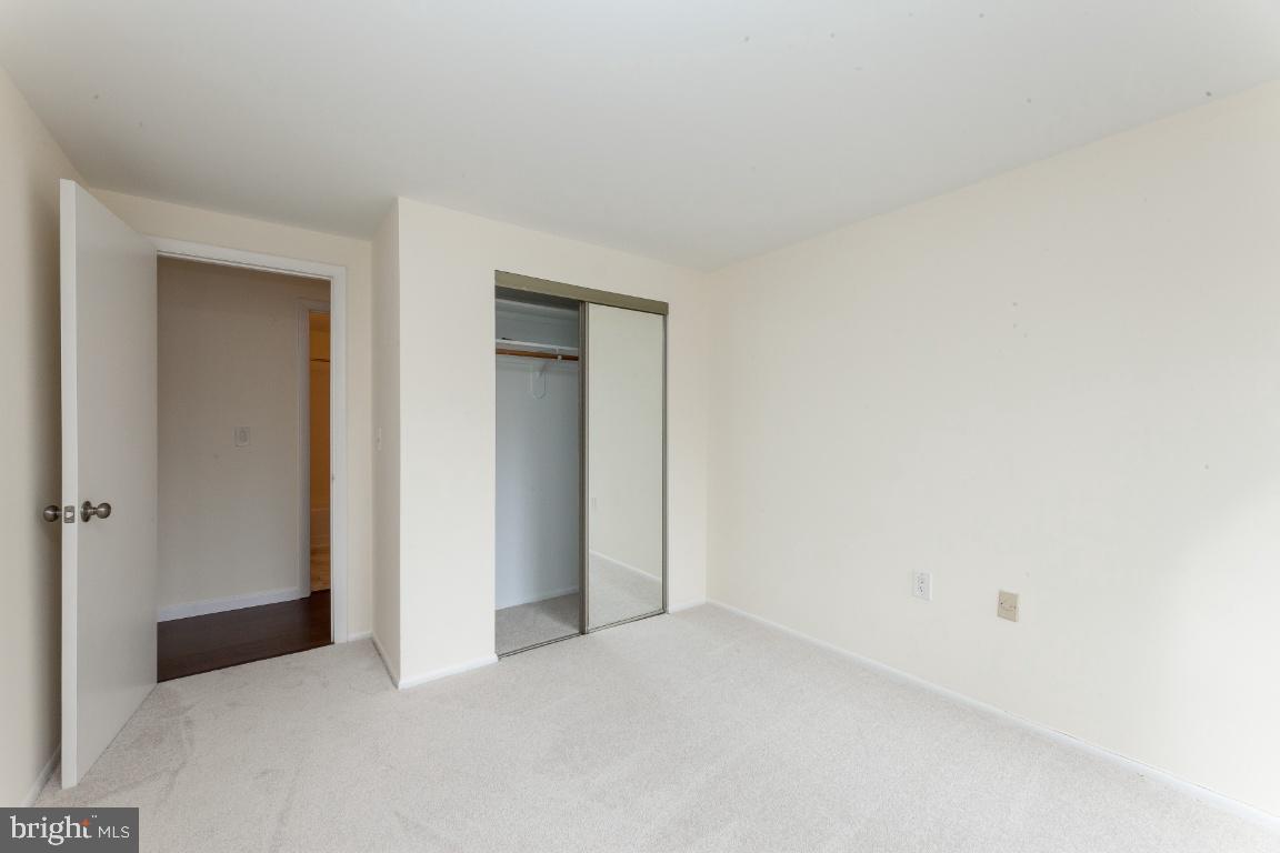 FARMINGDALE - Residential Lease