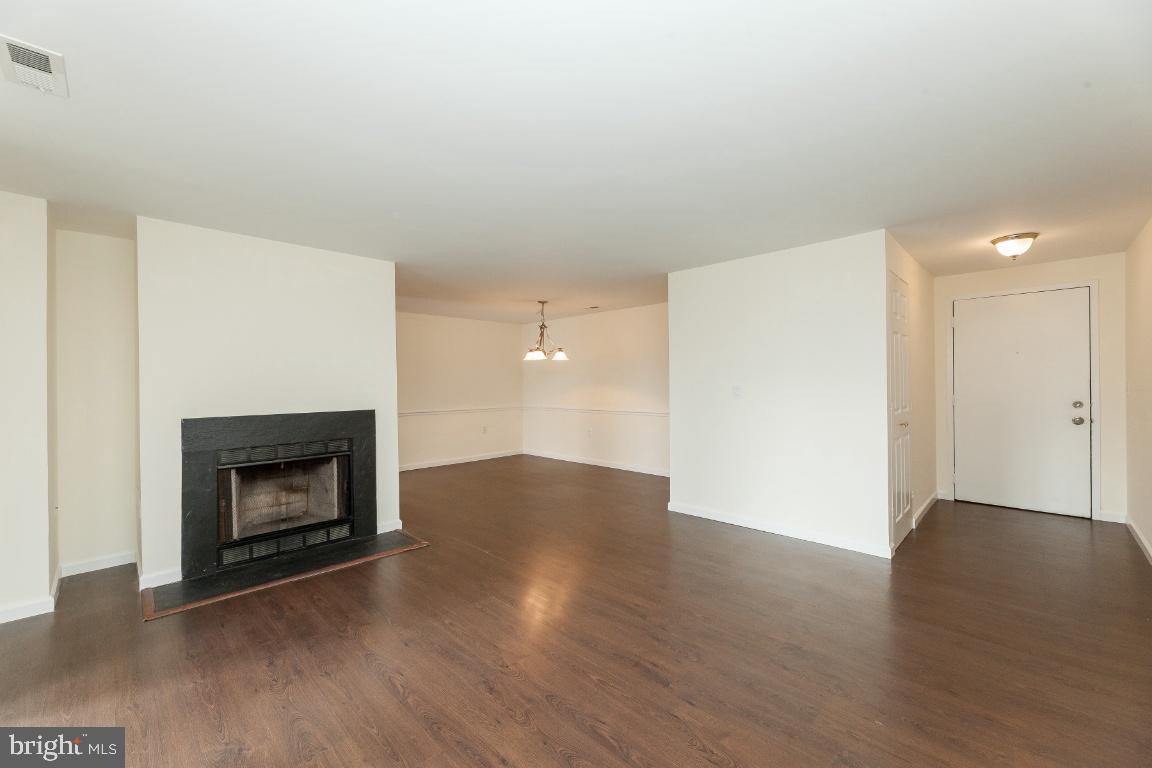 FARMINGDALE - Residential Lease