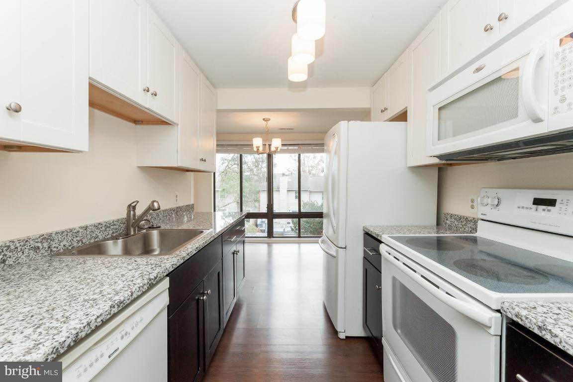 FARMINGDALE - Residential Lease