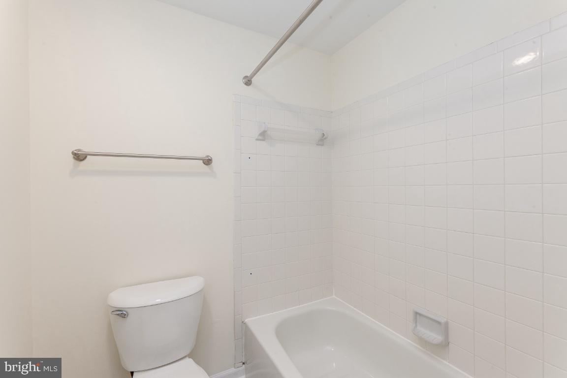 FARMINGDALE - Residential Lease