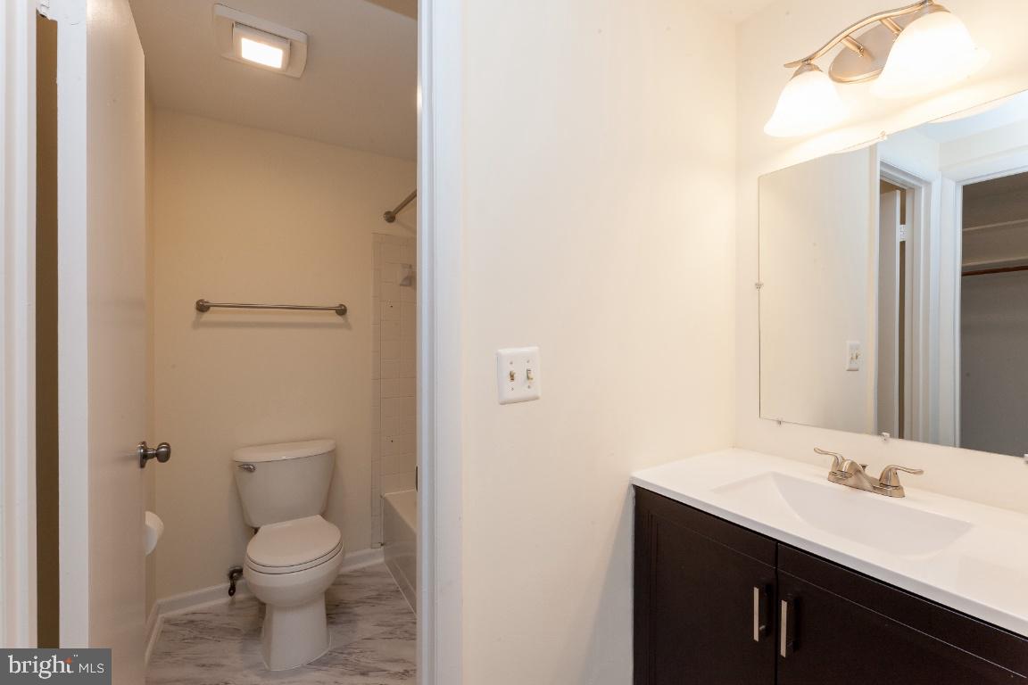 FARMINGDALE - Residential Lease