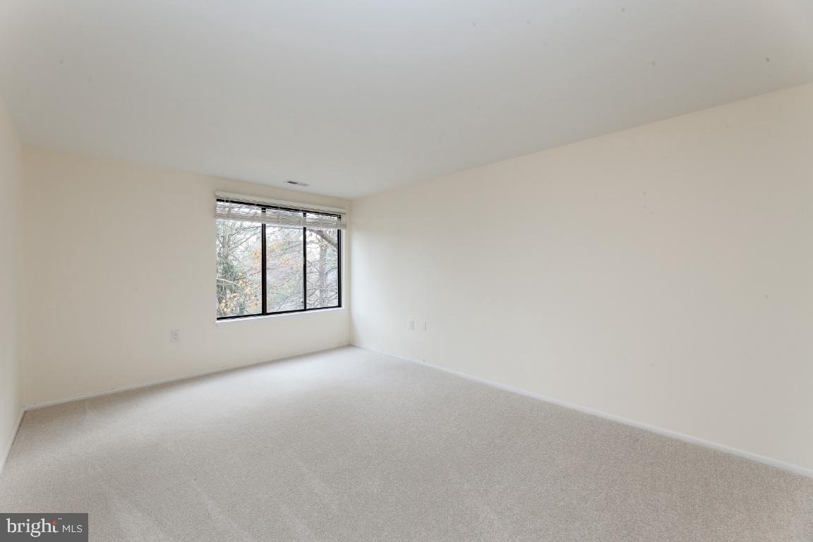 FARMINGDALE - Residential Lease