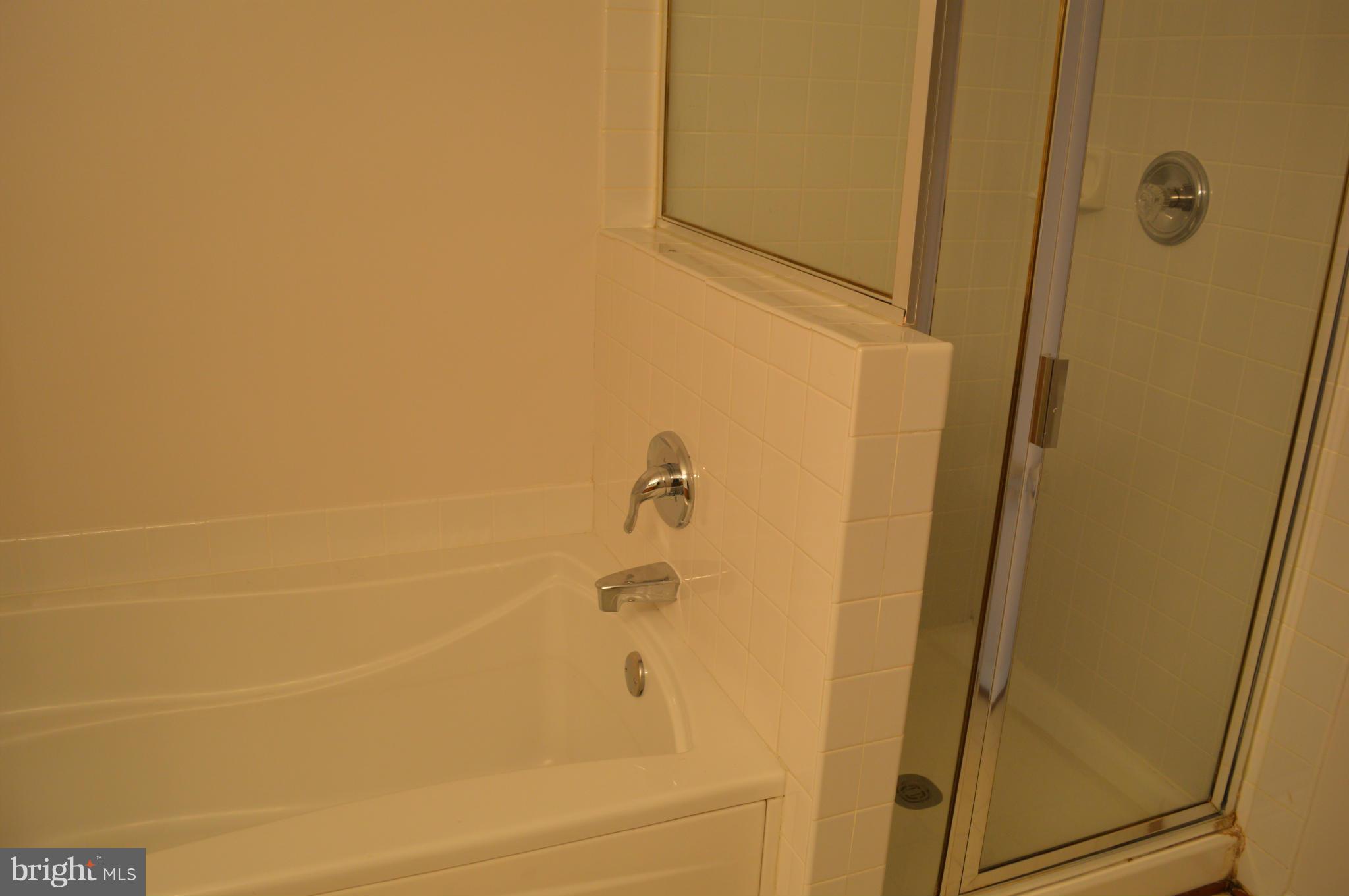 SUMMERS GROVE - Residential Lease