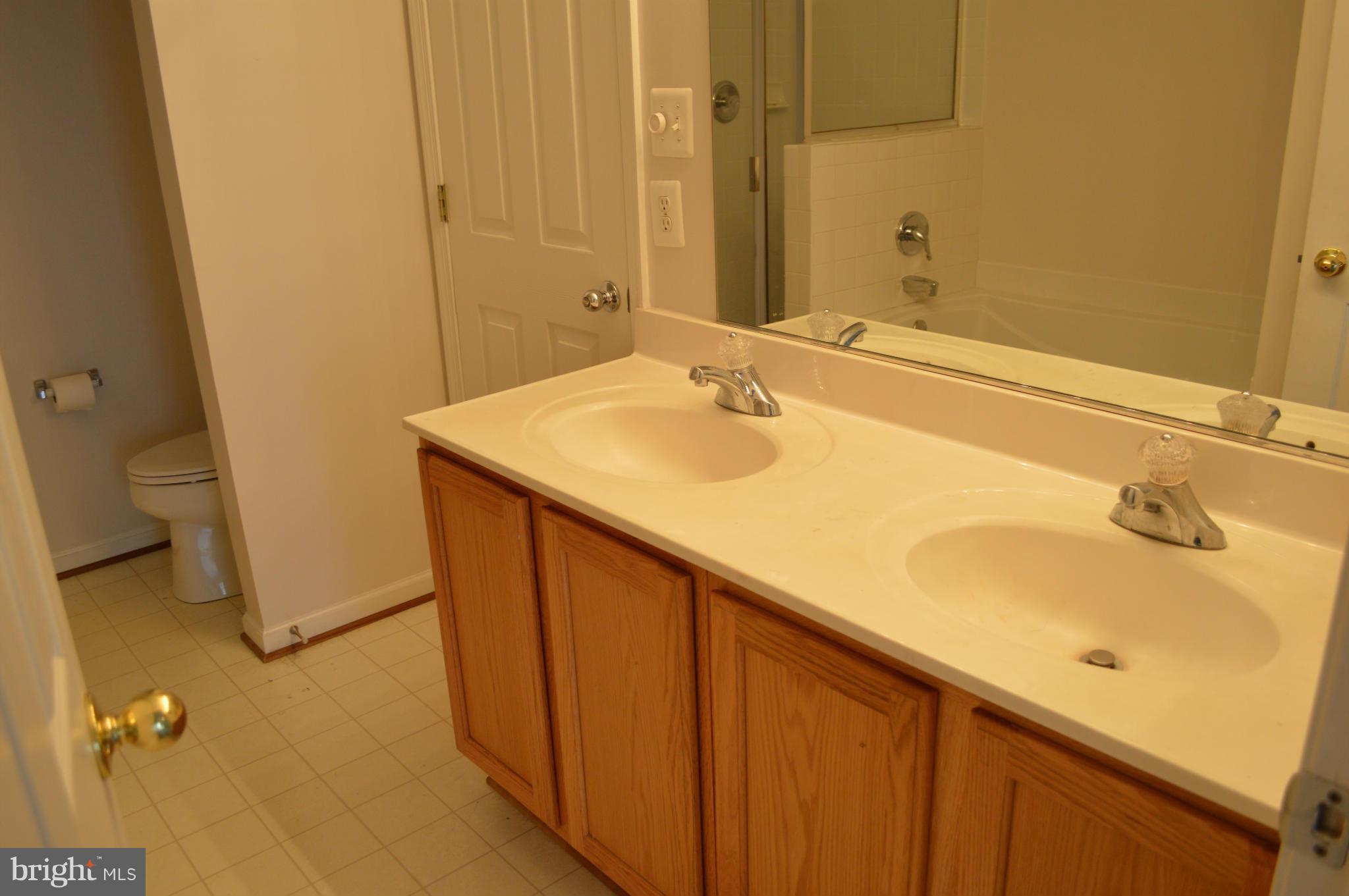 SUMMERS GROVE - Residential Lease