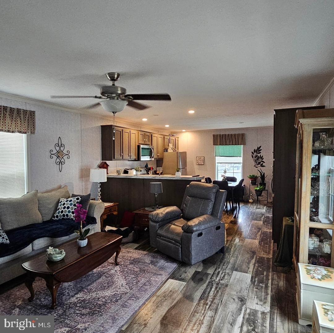 FAIRVIEW MANOR - Residential