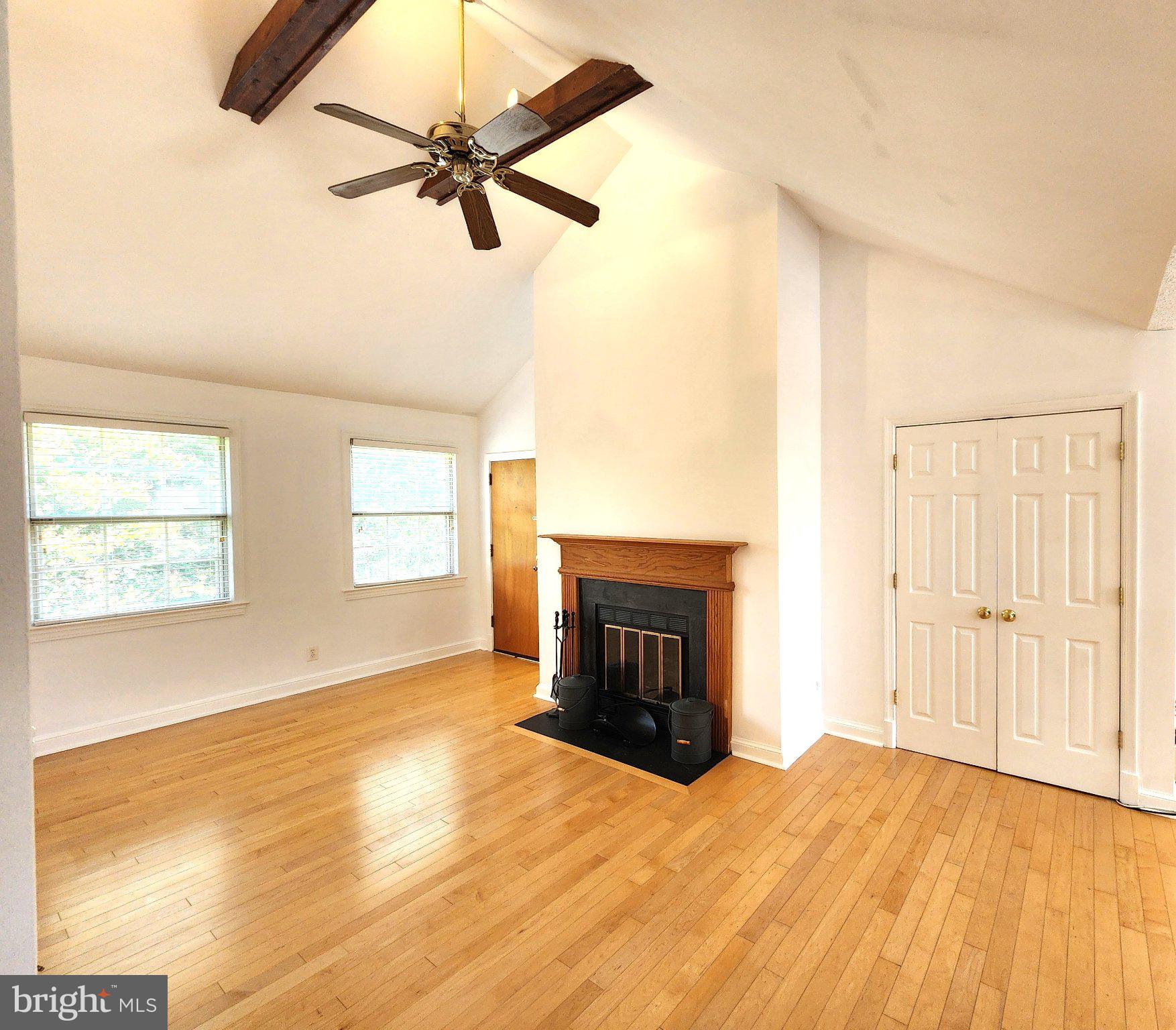 2811 ARLINGTON BOULEVARD 202