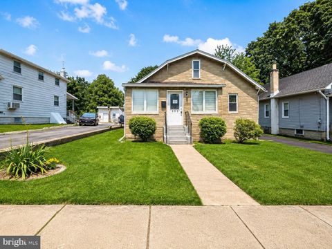 Homes For Sale - 860 Velde Avenue<br/> PENNSAUKEN, NJ 08110